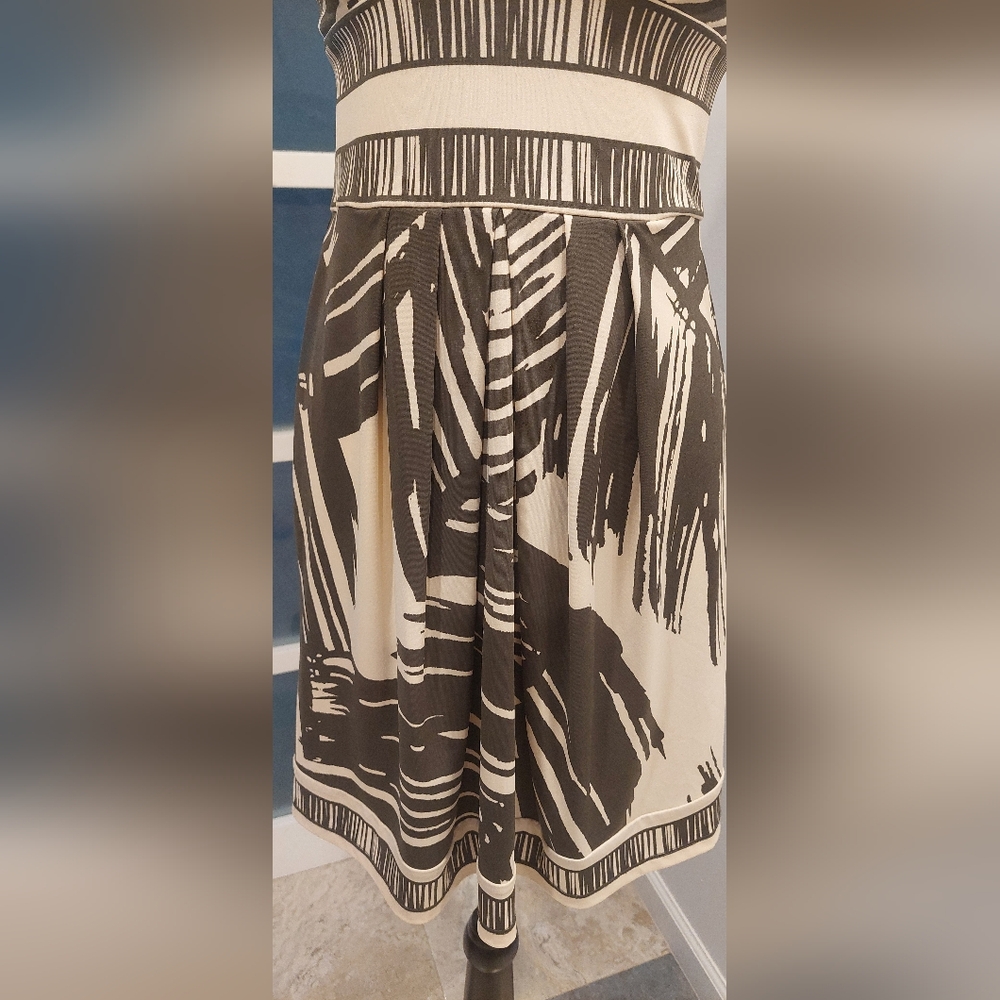 BCBGMaxAzria Tan and Cream Patterned Maxi Dress - Picture 3 of 10